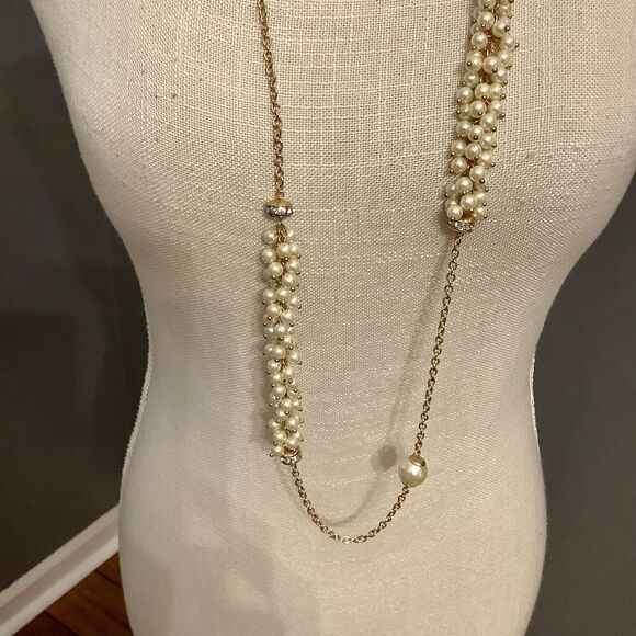 Seeded Faux Pearl Clusters Necklace - Picture 3 of 4